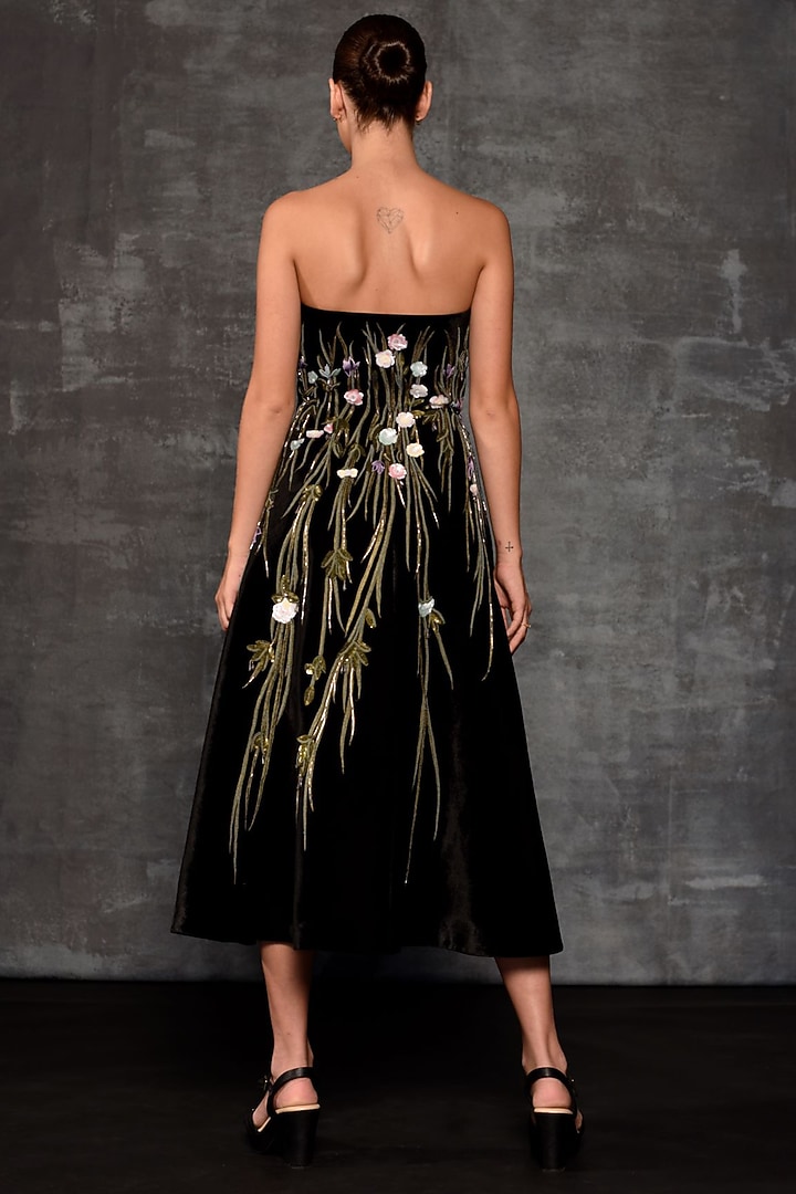 Black Velvet Embroidered Party Wear Dress by Samant Chauhan at Pernia's Pop Up Shop
