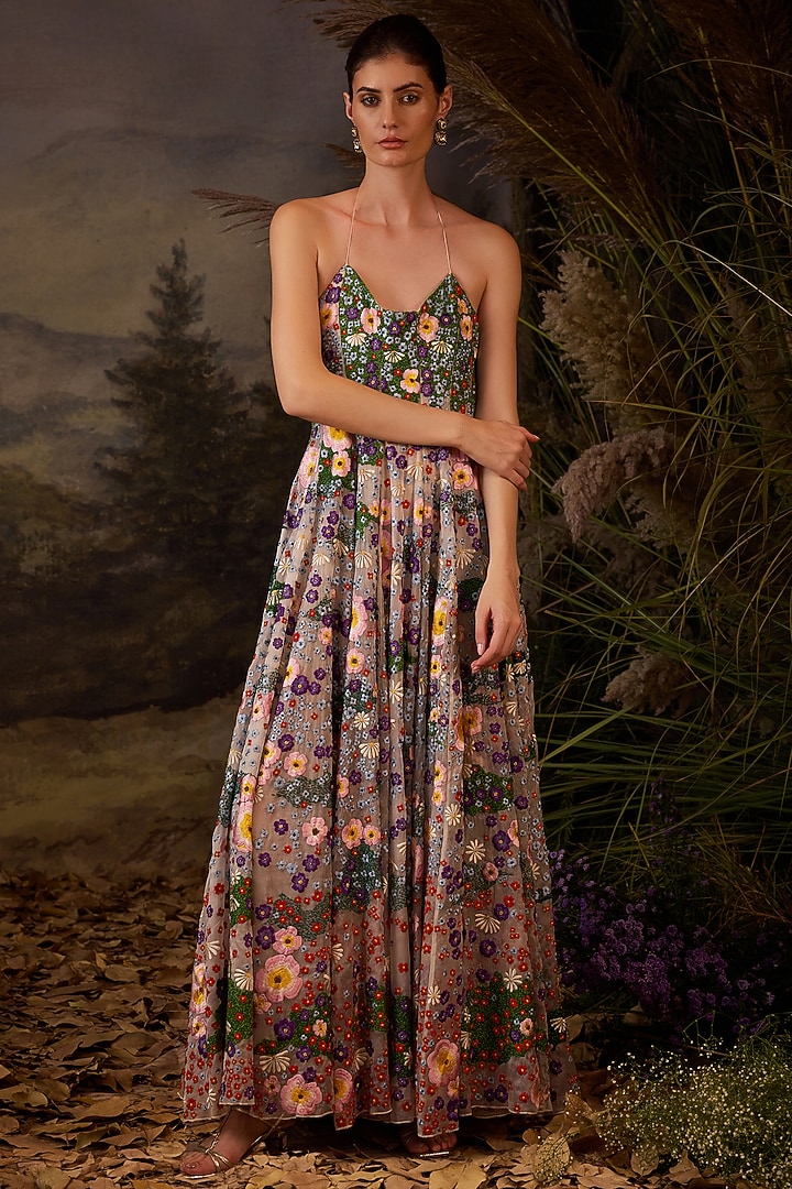 Off-White Organza Silk Embroidered Bridal Gown by Samant Chauhan at Pernia's Pop Up Shop