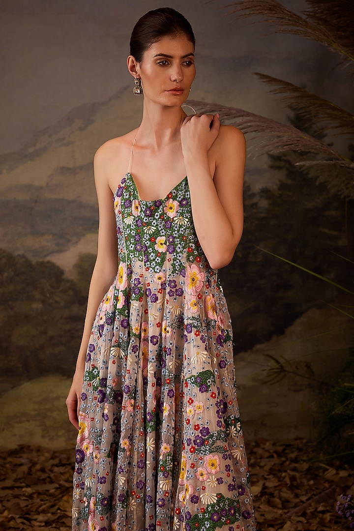 Off-White Organza Silk Embroidered Bridal Gown by Samant Chauhan at Pernia's Pop Up Shop