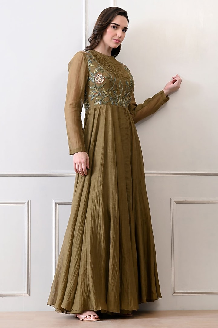 Green Chanderi & Cotton Floral Embroidered Wedding Anarkali by Samant Chauhan at Pernia's Pop Up Shop