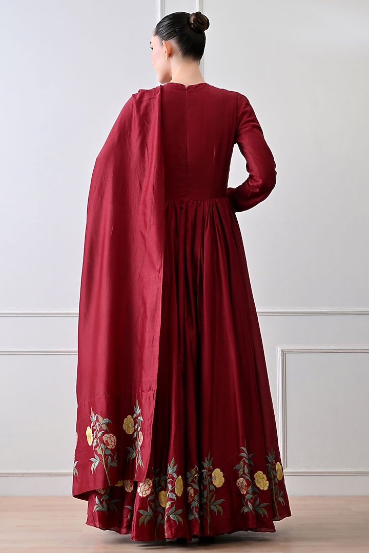 Maroon Chanderi Silk Thread Work Wedding Anarkali Set by Samant Chauhan at Pernia's Pop Up Shop