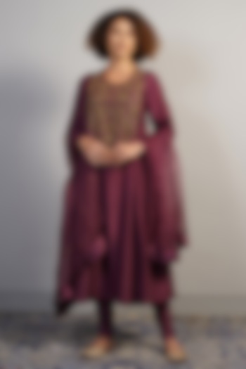 Deep Wine Tabby Silk Zardosi Embroidered Kurta Set by Samant Chauhan at Pernia's Pop Up Shop