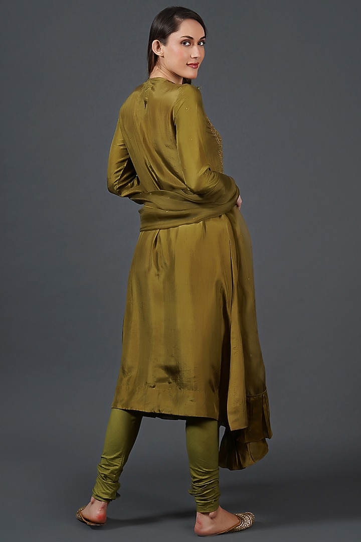 Olive Green Tabby Silk Zardosi Embroidered Kurta Set by Samant Chauhan at Pernia's Pop Up Shop