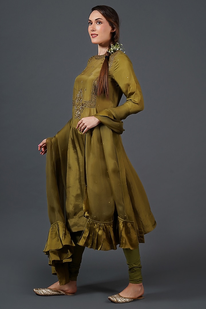 Olive Green Tabby Silk Zardosi Embroidered Kurta Set by Samant Chauhan at Pernia's Pop Up Shop