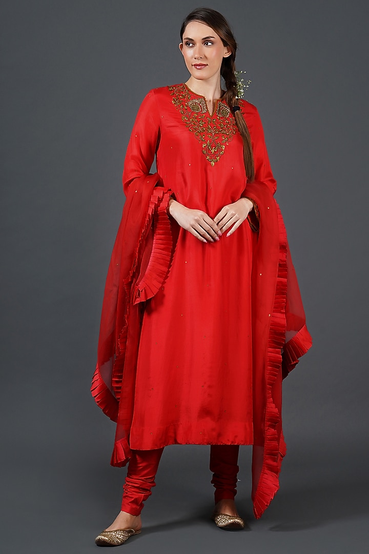 Red Tabby Silk Zardosi Embroidered Kurta Set by Samant Chauhan at Pernia's Pop Up Shop