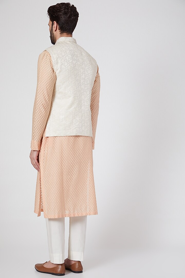 White Embroidered Kurta Set by Samant Chauhan Men at Pernia's Pop Up Shop
