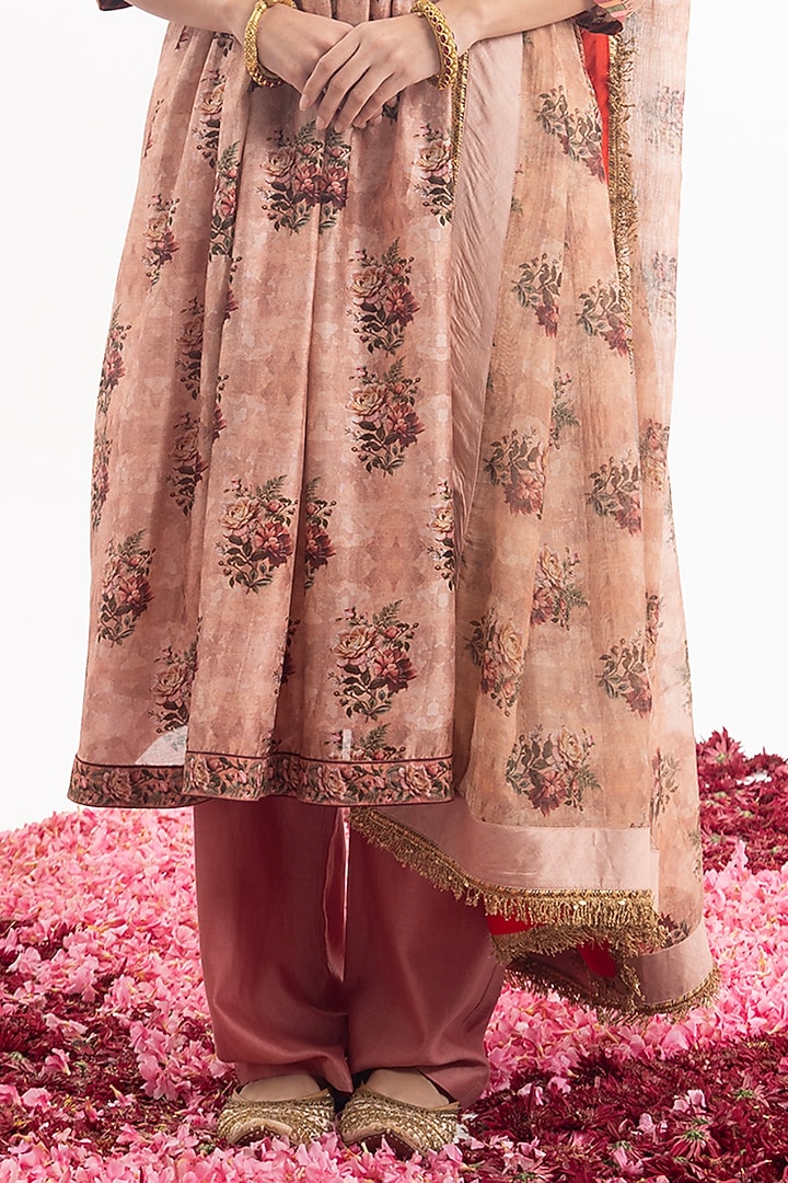 Peach Cotton Silk Chanderi Digital Printed Kurta Set by Samant Chauhan at Pernia's Pop Up Shop