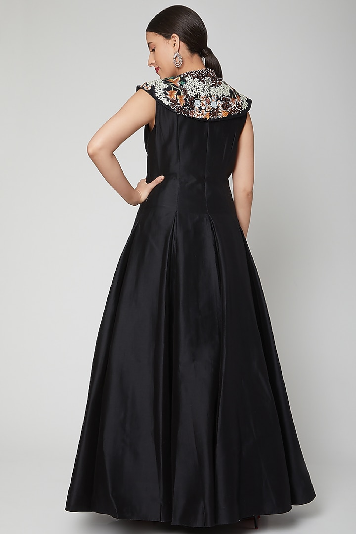 Black Embroidered Gown With Front Opening by Samant Chauhan at Pernia's Pop Up Shop