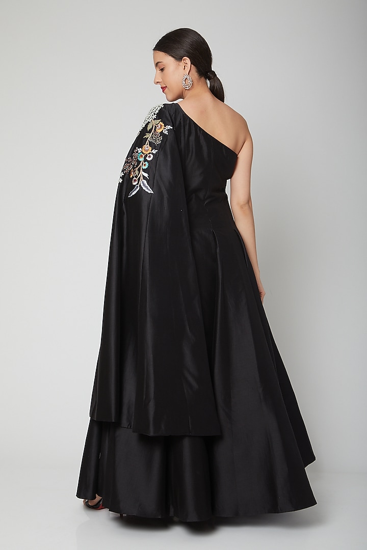 Black Embroidered One Sleeve Gown by Samant Chauhan at Pernia's Pop Up Shop