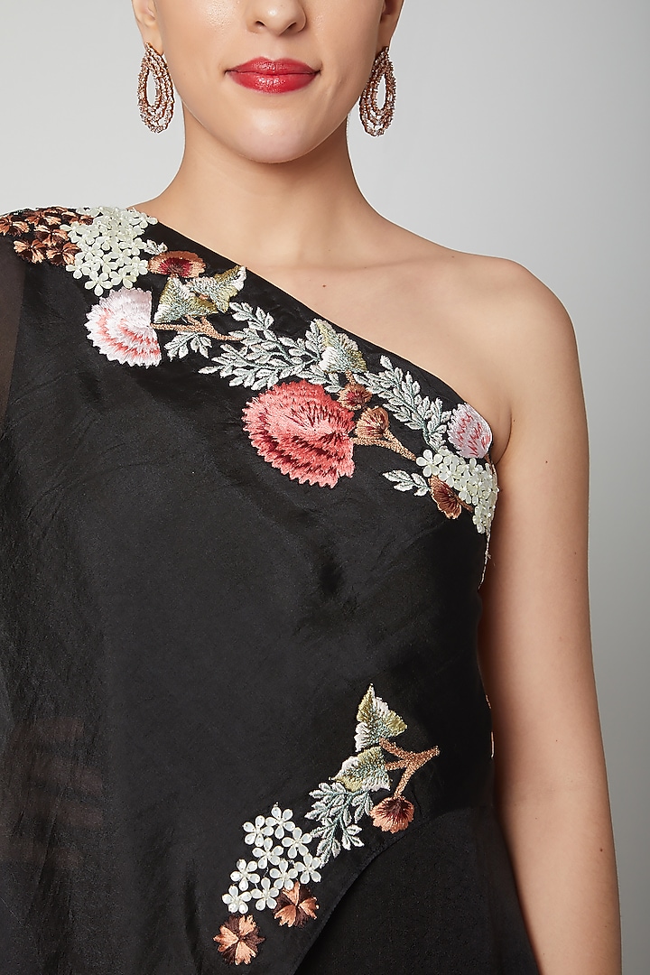 Black Embroidered Trail Gown by Samant Chauhan at Pernia's Pop Up Shop