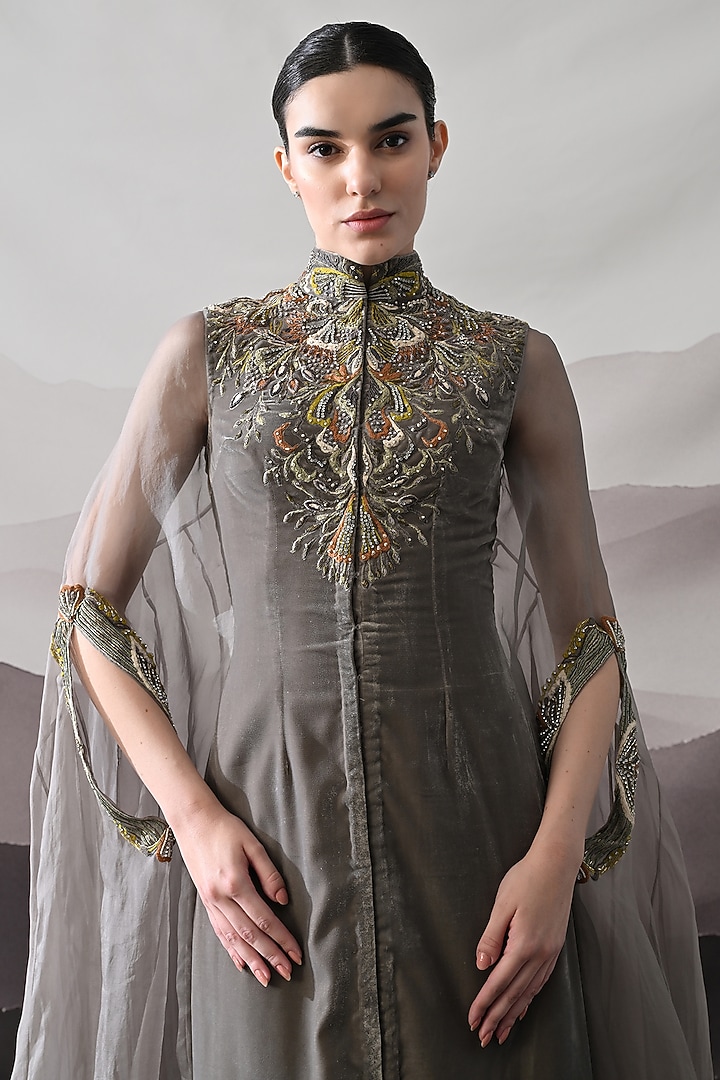 Soft Grey Organza Sculpted Kaftan by Samant Chauhan at Pernia's Pop Up Shop