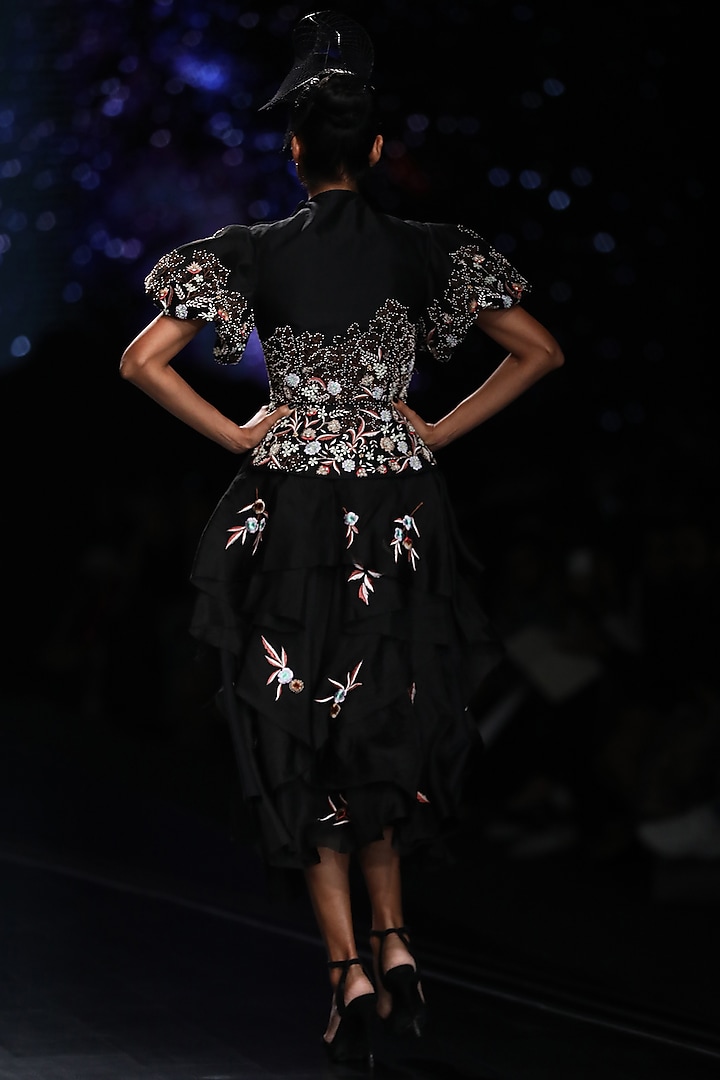 Black Cotton Silk Thread Embroidered Pleated Skirt Set by Samant Chauhan at Pernia's Pop Up Shop