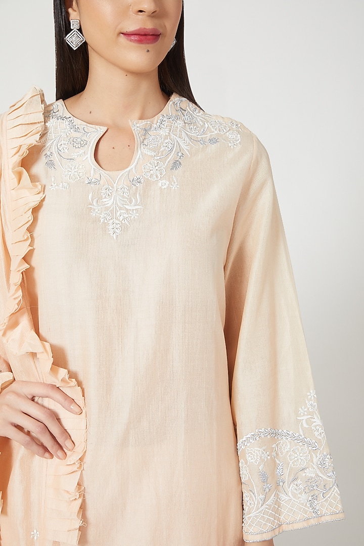 Peach Embroidered Kurta Set by Samant Chauhan at Pernia's Pop Up Shop