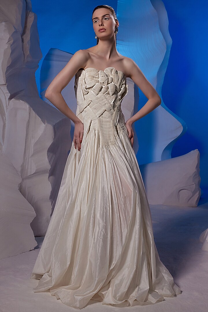 Ivory Cotton Silk & Fine Cotton Wedding Gown by Samant Chauhan at Pernia's Pop Up Shop