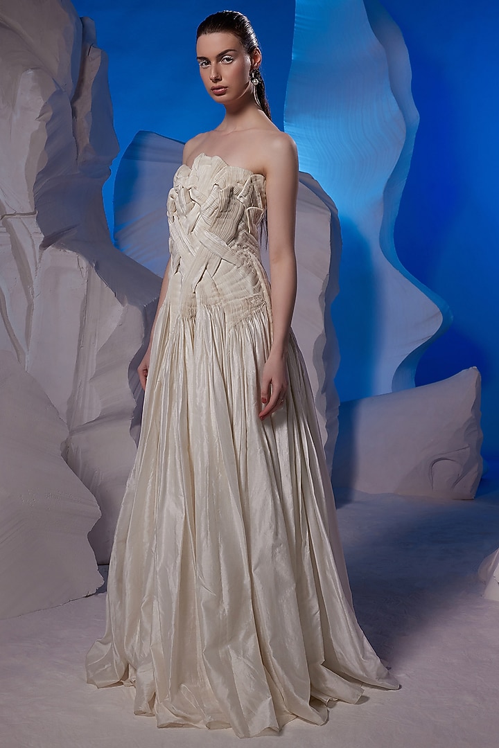 Ivory Cotton Silk & Fine Cotton Wedding Gown by Samant Chauhan at Pernia's Pop Up Shop
