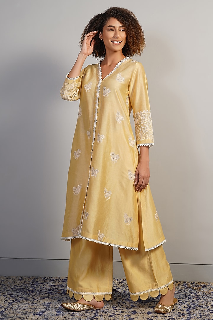 Light Yellow Cotton Silk Thread Embroidered Kurta Set by Samant Chauhan at Pernia's Pop Up Shop