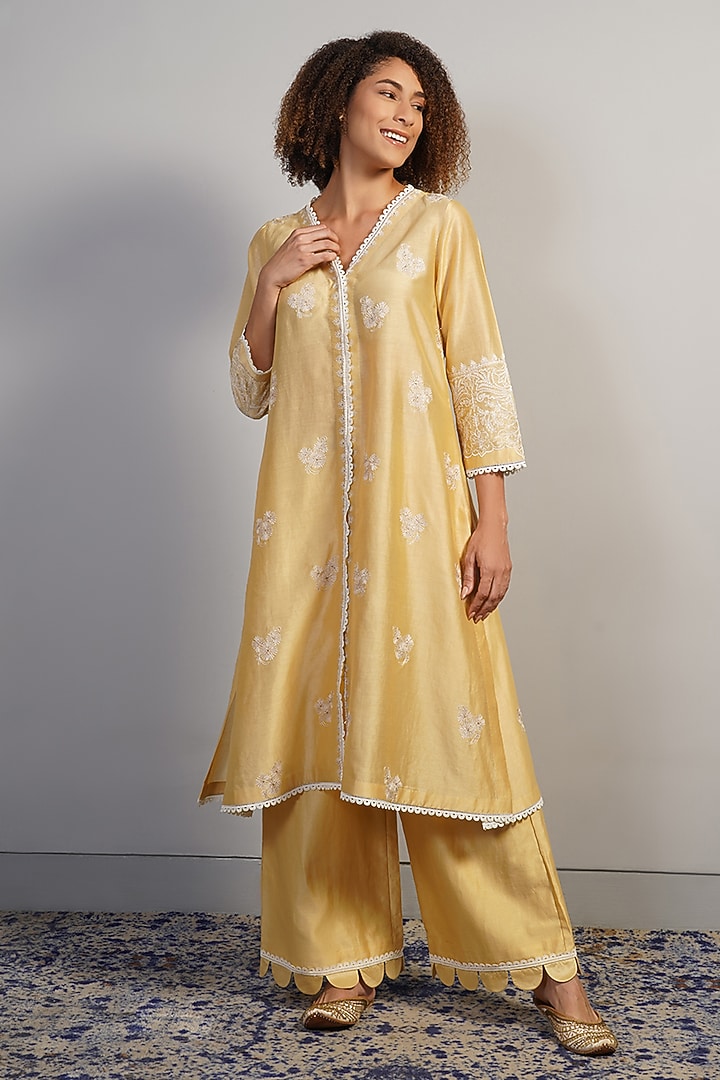 Light Yellow Cotton Silk Thread Embroidered Kurta Set by Samant Chauhan at Pernia's Pop Up Shop