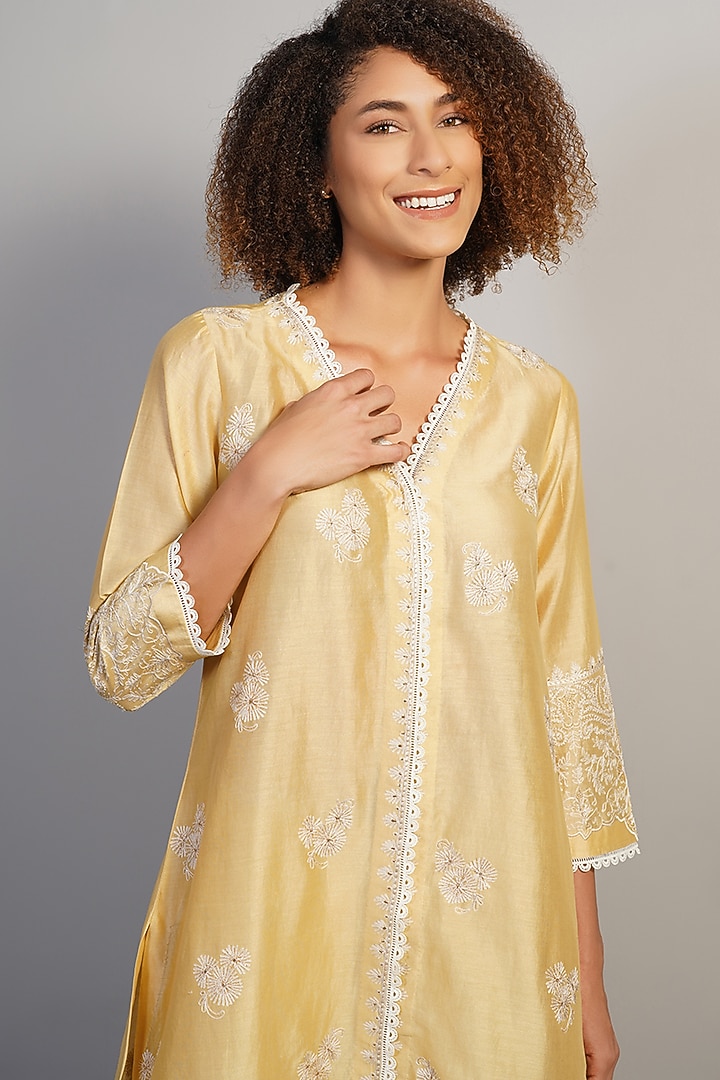 Light Yellow Cotton Silk Thread Embroidered Kurta Set by Samant Chauhan at Pernia's Pop Up Shop
