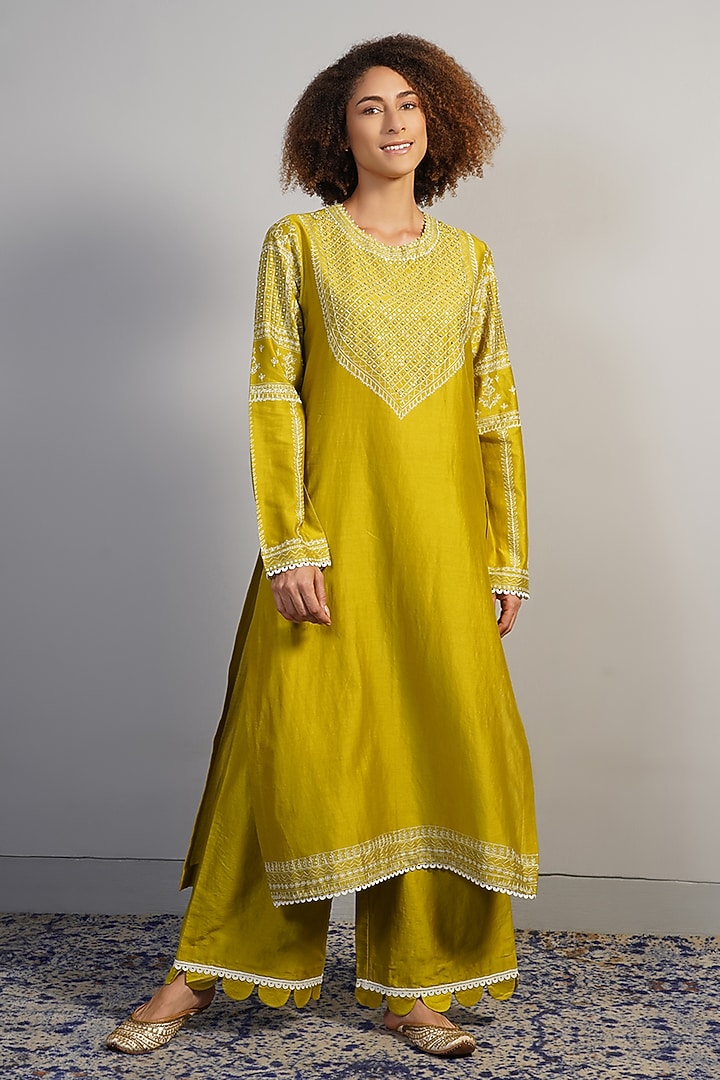 Mustard Yellow Cotton Silk Thread Embroidered Kurta Set by Samant Chauhan at Pernia's Pop Up Shop