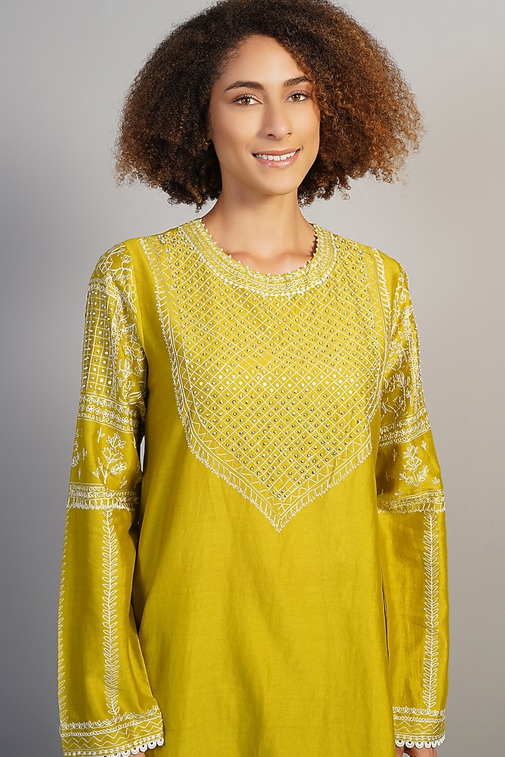 Mustard Yellow Cotton Silk Thread Embroidered Kurta Set by Samant Chauhan at Pernia's Pop Up Shop