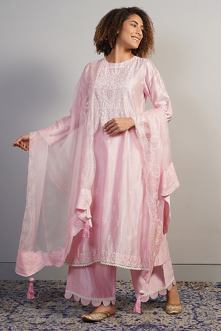 Soft Rose Cotton Silk Thread Embroidered Kurta Set by Samant Chauhan at Pernia's Pop Up Shop