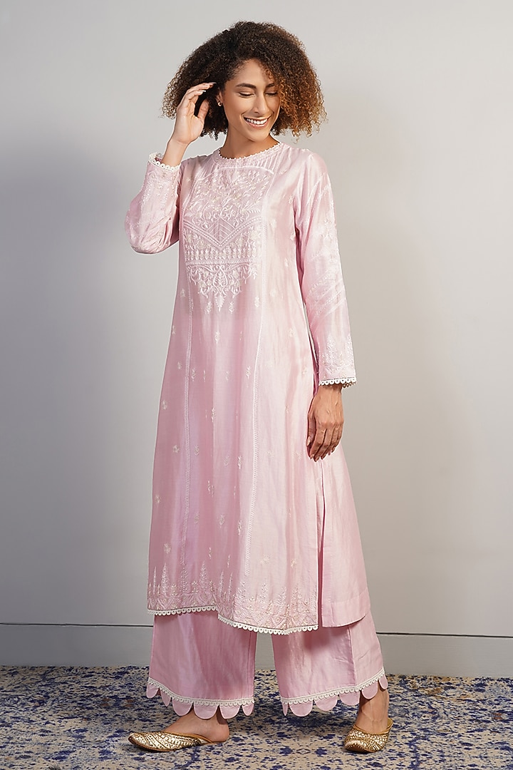 Soft Rose Cotton Silk Thread Embroidered Kurta Set by Samant Chauhan at Pernia's Pop Up Shop