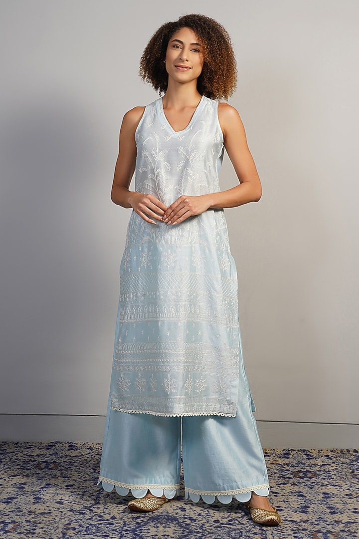 Powder Blue Cotton Silk Thread Embroidered Kurta Set by Samant Chauhan at Pernia's Pop Up Shop
