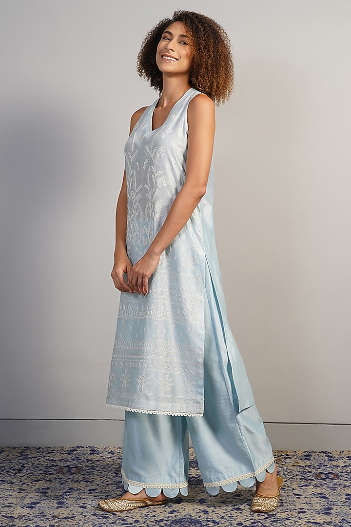 Powder Blue Cotton Silk Thread Embroidered Kurta Set by Samant Chauhan at Pernia's Pop Up Shop