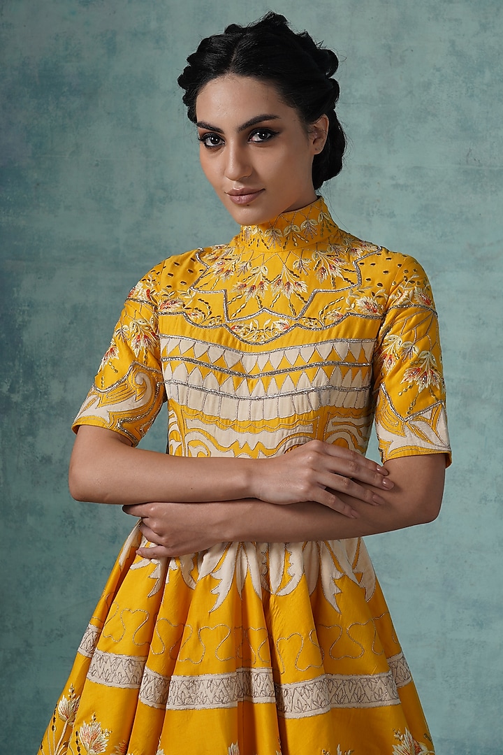 Yellow & White Embroidered Gown Design by Samant Chauhan at Pernia's Pop Up  Shop 2026