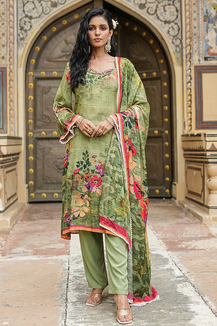 Green Crepe Silk Floral Printed Kurta Set by Scakhi Luxe at Pernia's Pop Up Shop