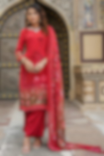 Red Crepe Silk Floral Printed Kurta Set by Scakhi Luxe at Pernia's Pop Up Shop