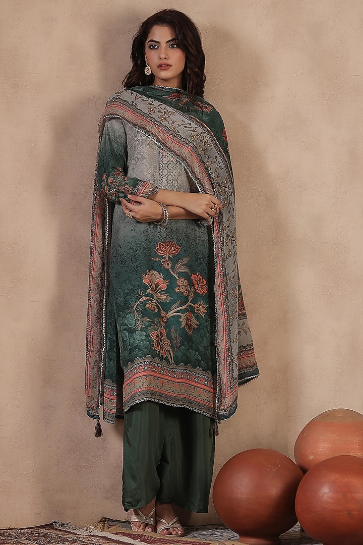Green Muslin Silk Floral Printed & Mirror Work Kurta Set by Scakhi Luxe at Pernia's Pop Up Shop