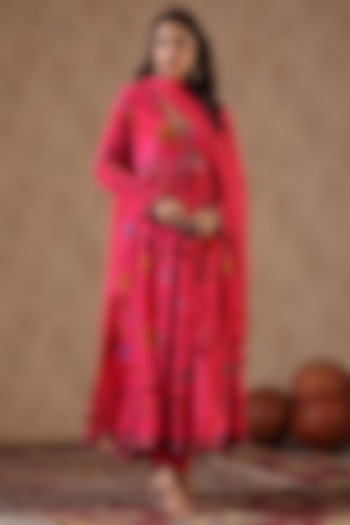 Pink Crepe Silk Floral Printed & Embellished Gathered Kurta Set by Scakhi Luxe at Pernia's Pop Up Shop