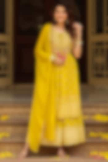 Mustard Georgette Printed & Embellished Kurta Set by Scakhi Luxe at Pernia's Pop Up Shop