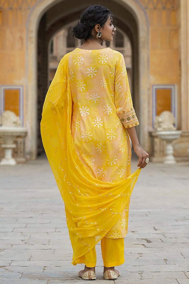 Yellow German Rayon Batik Printed Kurta Set by Scakhi Luxe at Pernia's Pop Up Shop