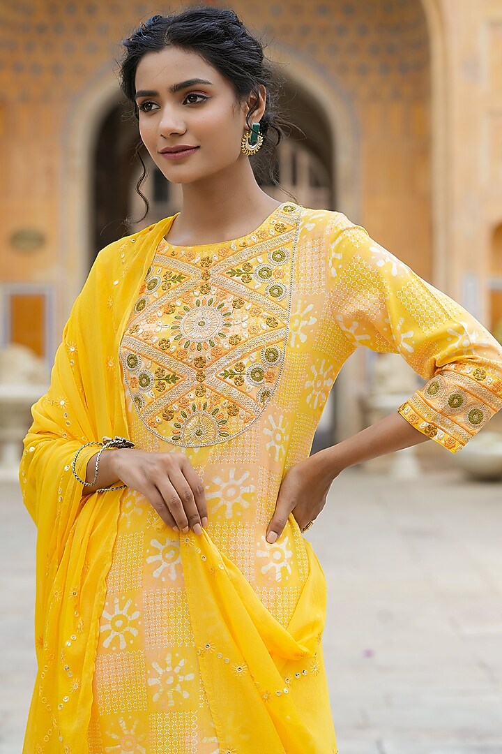 Yellow German Rayon Batik Printed Kurta Set by Scakhi Luxe at Pernia's Pop Up Shop