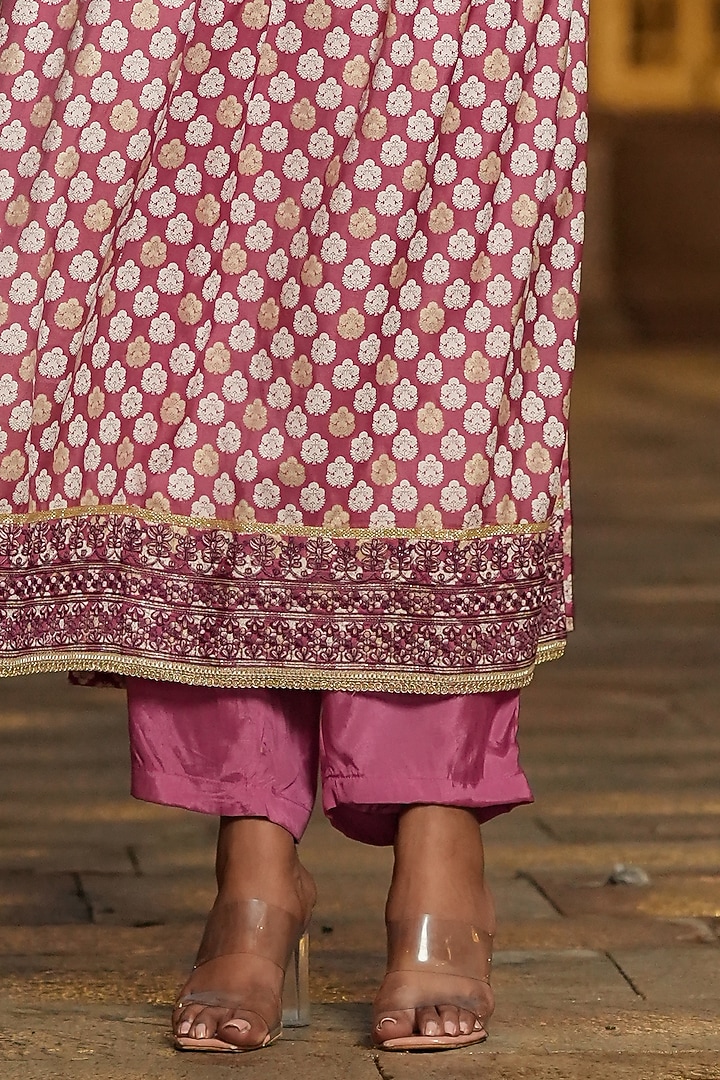 Mauve German Rayon Printed Pleated Kurta Set by Scakhi Luxe at Pernia's Pop Up Shop
