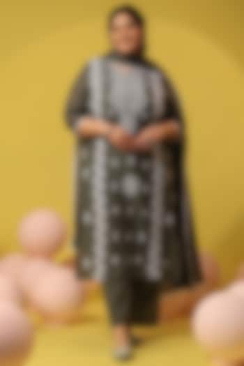 Green Cotton Mulmul Chikankari Embroidered Kurta Set by Scakhi Luxe at Pernia's Pop Up Shop