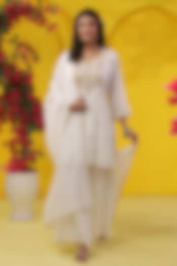 White & Mustard Cotton Mulmul Embroidered Kurta Set by Scakhi Luxe at Pernia's Pop Up Shop