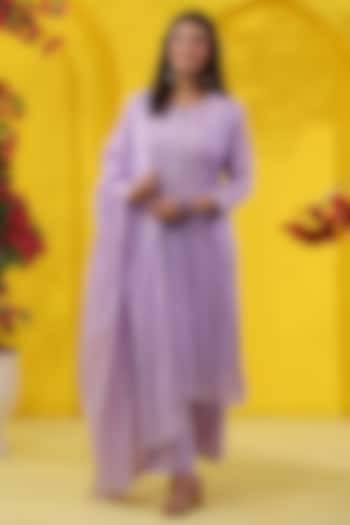 Lavender Cotton Mulmul Embroidered Straight Kurta Set by Scakhi Luxe at Pernia's Pop Up Shop