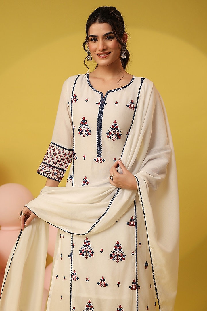 White Cotton Mulmul Chikankari Embroidered Kurta Set by Scakhi Luxe at Pernia's Pop Up Shop