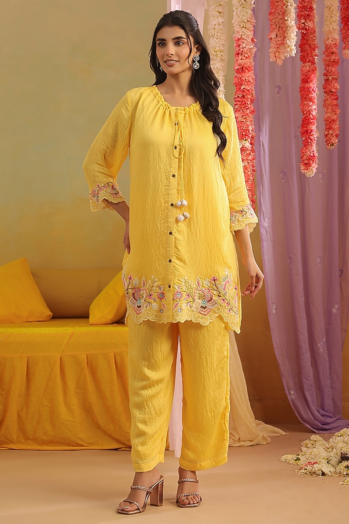 Yellow Mul Chanderi Embroidered Co-Ord Set by Scakhi Luxe at Pernia's Pop Up Shop