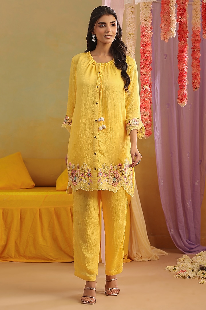 Yellow Mul Chanderi Embroidered Co-Ord Set by Scakhi Luxe at Pernia's Pop Up Shop