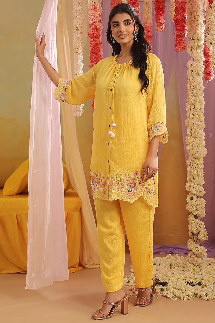 Yellow Mul Chanderi Embroidered Co-Ord Set by Scakhi Luxe at Pernia's Pop Up Shop