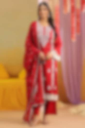 Red Mulmul Embroidered Kurta Set by Scakhi Luxe at Pernia's Pop Up Shop
