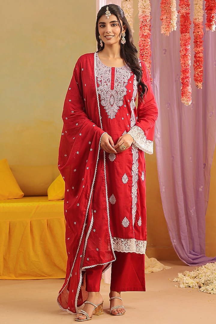 Red Mulmul Embroidered Kurta Set by Scakhi Luxe at Pernia's Pop Up Shop