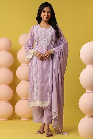 Lavender Mulmul Embroidered Kurta Set by Scakhi Luxe