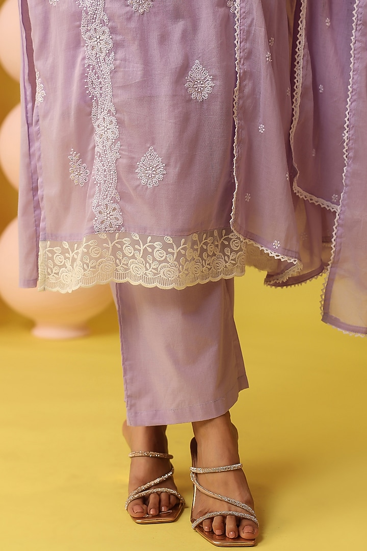 Lavender Mulmul Embroidered Kurta Set by Scakhi Luxe at Pernia's Pop Up Shop