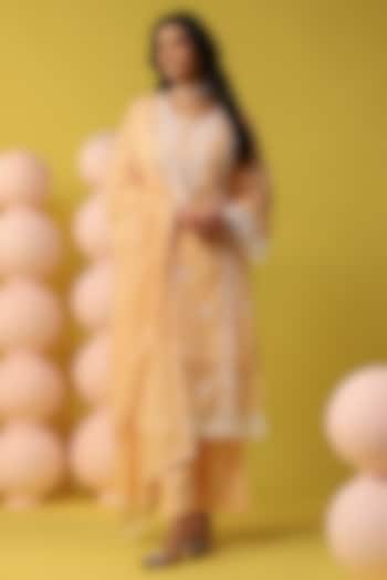 Peach Mulmul Chikankari Embroidered Straight Kurta Set by Scakhi Luxe at Pernia's Pop Up Shop
