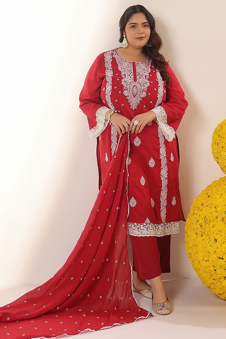 Red Mulmul Chikankari Embroidered Straight Kurta Set by Scakhi Luxe at Pernia's Pop Up Shop